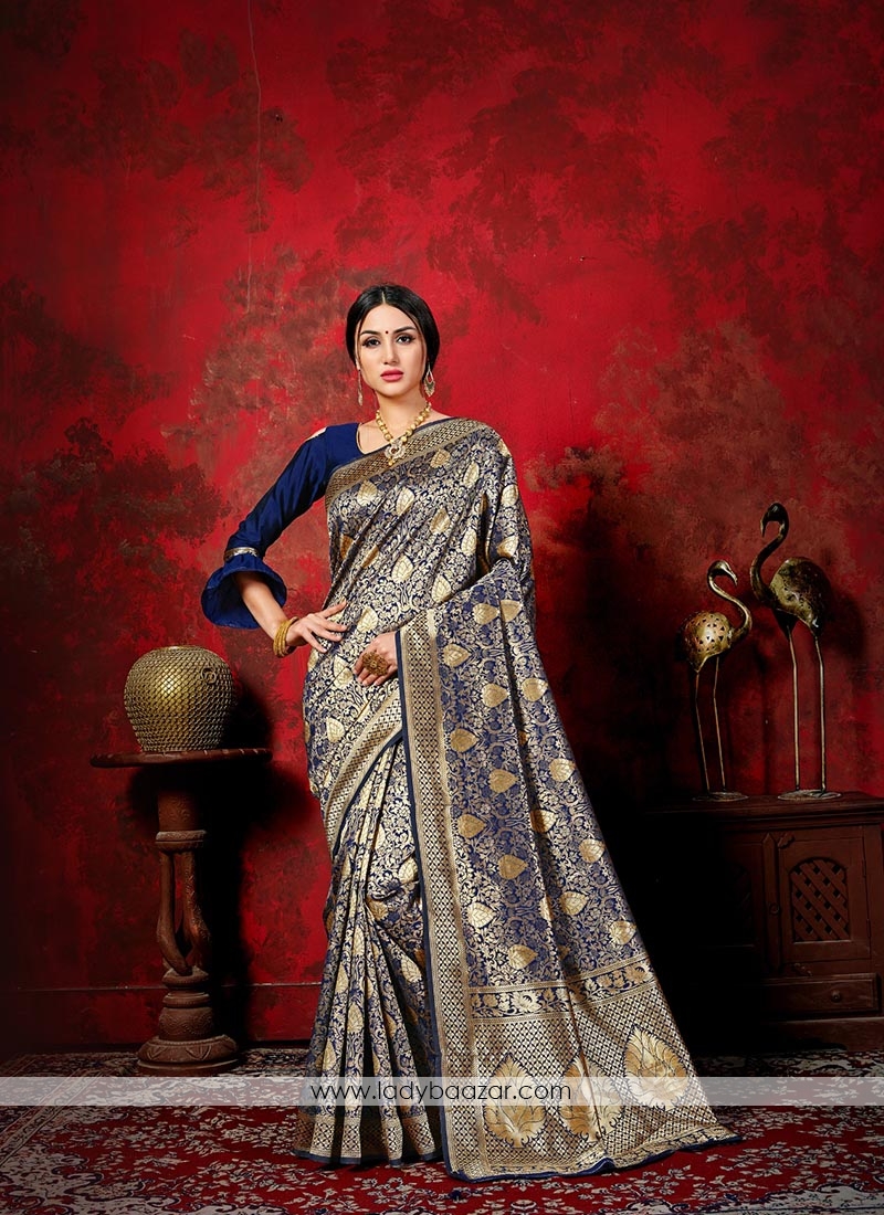 Distinctive Weaving Designer Traditional Saree